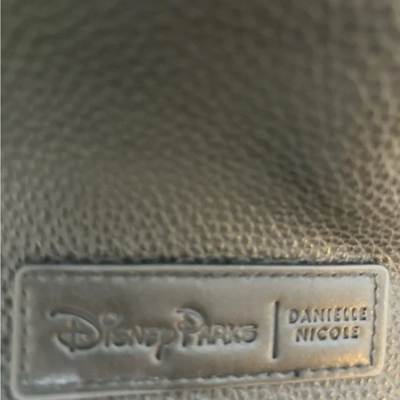 Danielle Nicole It’s A Small World Purse - Picture 6 of 7